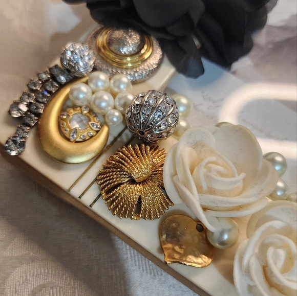 One of a Kind Vintage Style Pearl and Jewel Photo Frame Bold Statement Decor - Picture 11 of 16